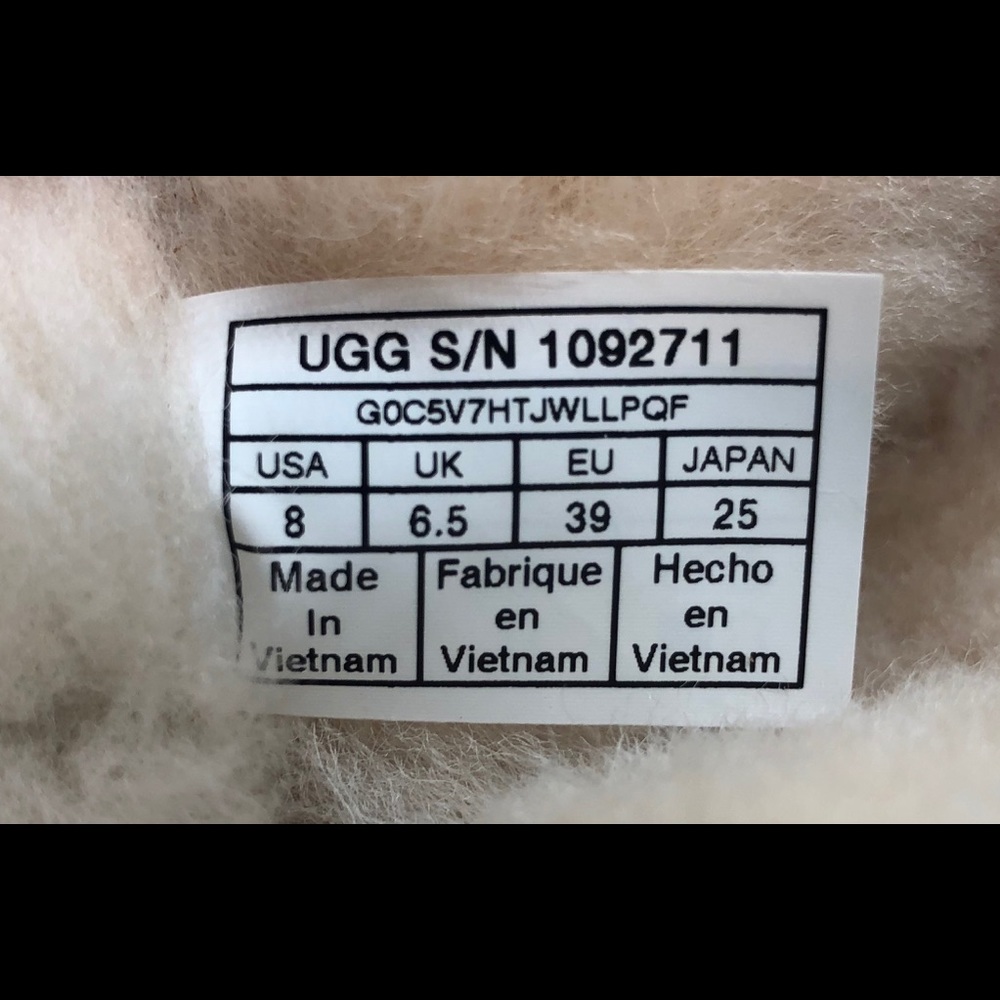 NEW Women’s  Limited Edition “Ugg Life” Short Boot - Picture 7 of 7
